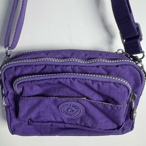 Borsa A Tracolla Kipling Erica HB7502 Donna In Poliestere Riciclato Nero Bianco